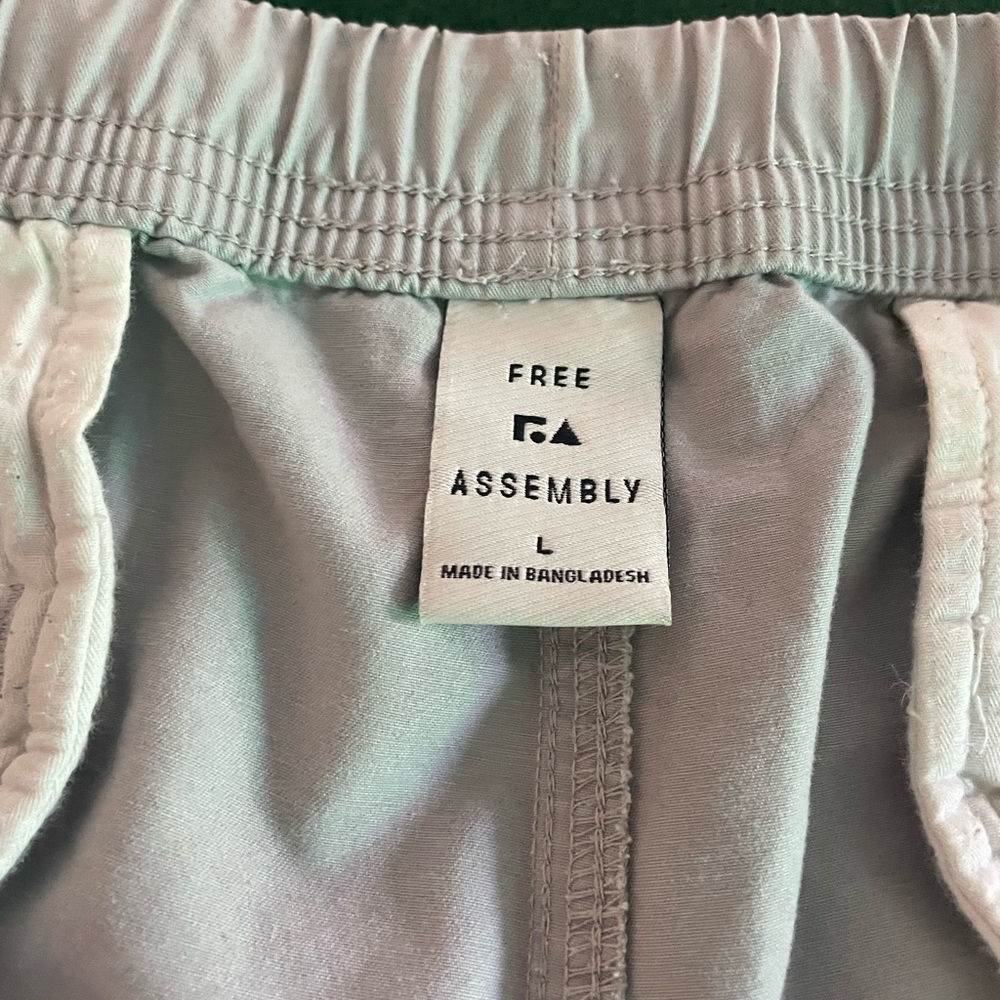 Free Assembly Drawstring Shorts - Picture 2 of 5